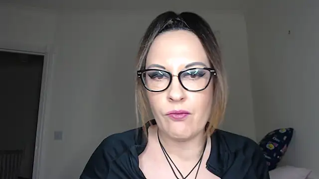 Humiliatrixxxx Live XXX-Chat