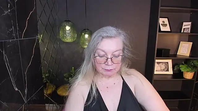 NataliMellow Show in webcam