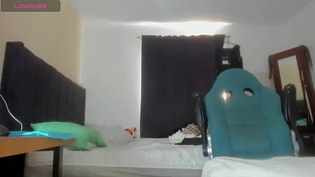 Zuan_zuan777 Adlı Modelin Canlı XXX Sohbeti