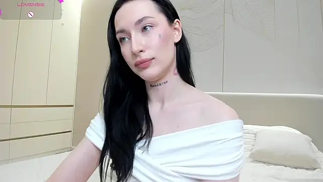 JenniferQueen11 Adlı Modelin Canlı XXX Sohbeti