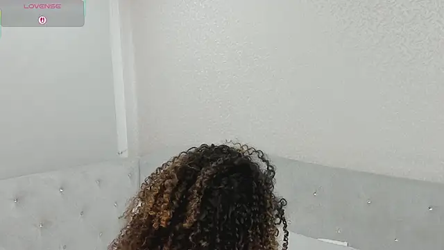 Amelia_bss Adlı Modelin Canlı XXX Sohbeti