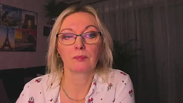 vanessa_chat Show in webcam