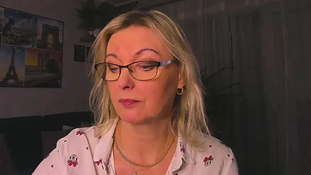 vanessa_chat: διαδικτυακό σόου στην κάμερα