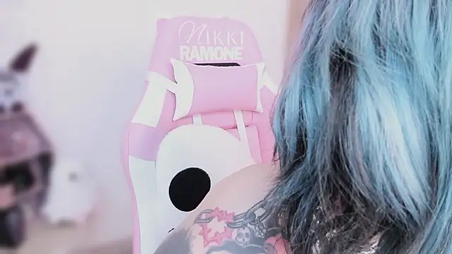 NikkiRamone Chat XXX live