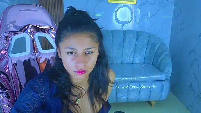 serabella_s Adlı Modelin Canlı XXX Sohbeti