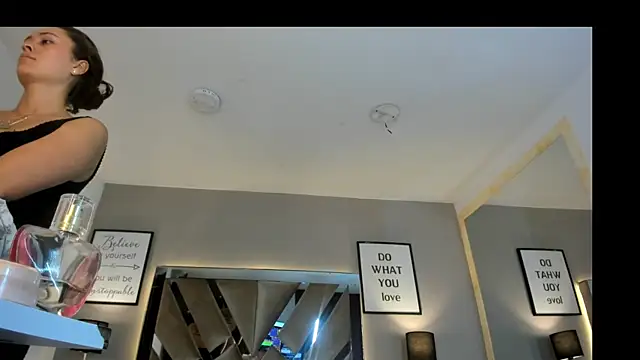 cellestehot élő XXX-chatje