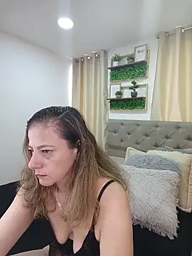 دردشة sasi_luna الجنسية المباشرة