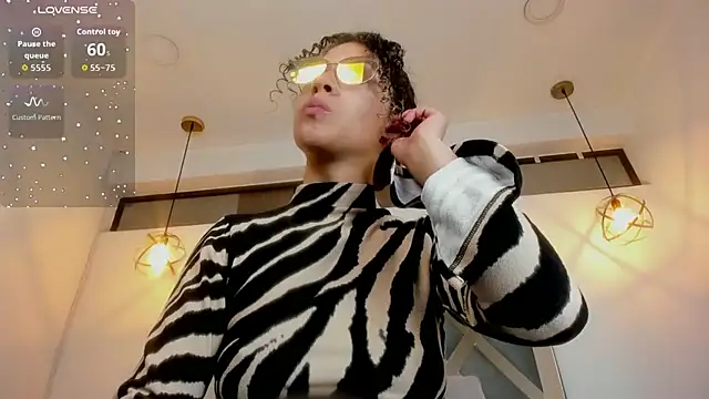 Hanna_Cornee_ Chat XXX live