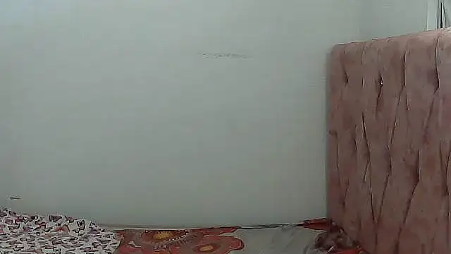 charrysexy1 Adlı Modelin Canlı XXX Sohbeti