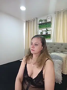 Онлайн чат XXX sasi_luna