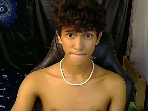 hugekenbigcock Pertunjukan Webcam