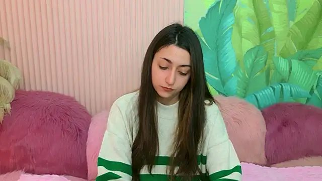 Gloria_Bendall Adlı Modelin Canlı XXX Sohbeti