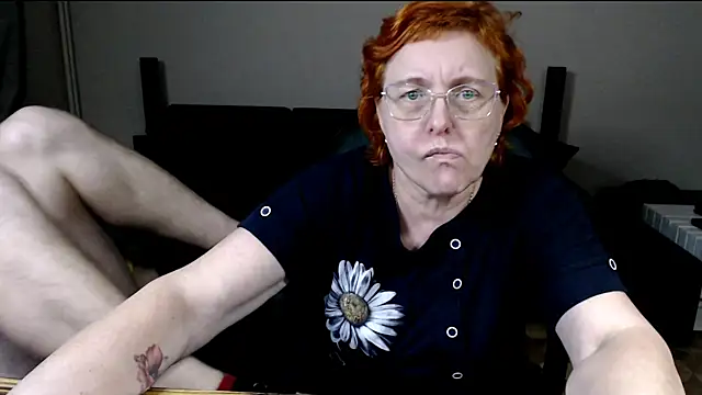 JoannaAndNeighbour's Live XXX Chat