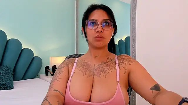 sharlott18 élő XXX-chatje