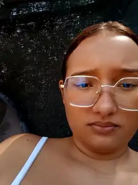 young_dairy01's Live XXX Chat