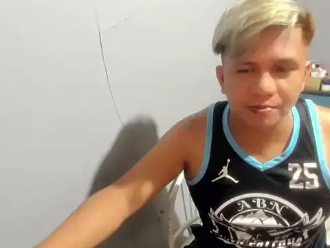 Clark_Asian 在線直播表演