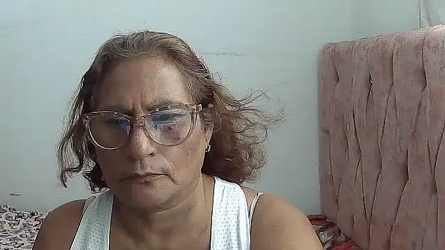 charrysexy1 Adlı Modelin Canlı XXX Sohbeti