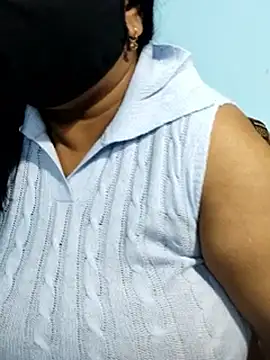 Honey_rose_ élő XXX-chatje