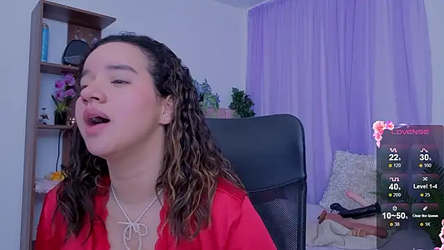 emilyrouxe's Live XXX Chat