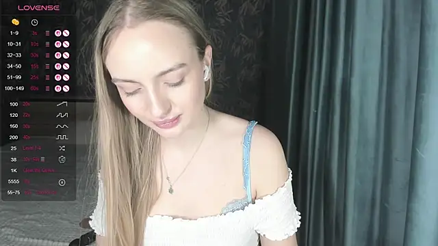 Chat +18 de A_delina ao vivo