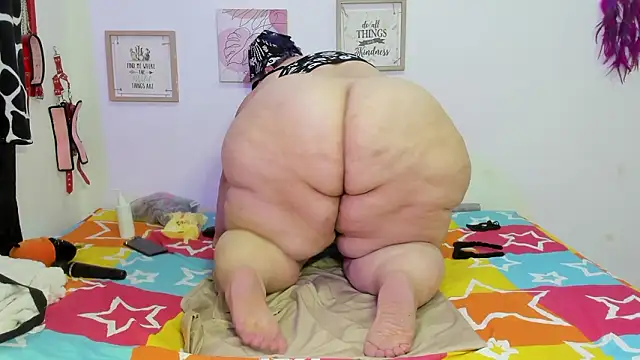 QUEEN_MANDY_BBW Adlı Modelin Canlı XXX Sohbeti