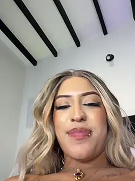 MystiqueXXX webkamerás műsora