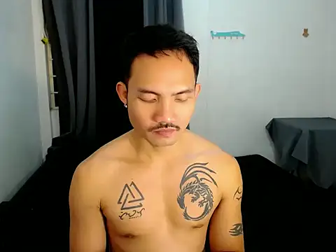 ThefriskyasianのライブXXXチャット