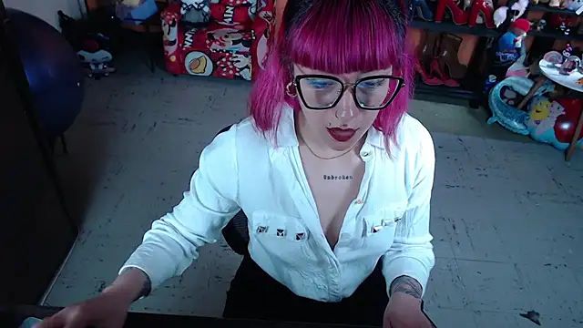 دردشة MissMiia2 الجنسية المباشرة