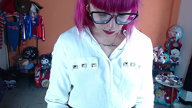 MissMiia2 élő XXX-chatje