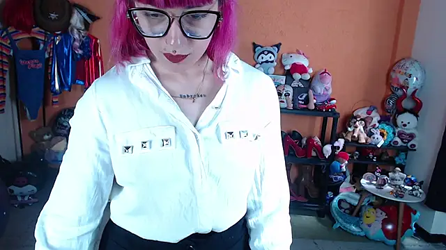 MissMiia2 Adlı Modelin Canlı XXX Sohbeti