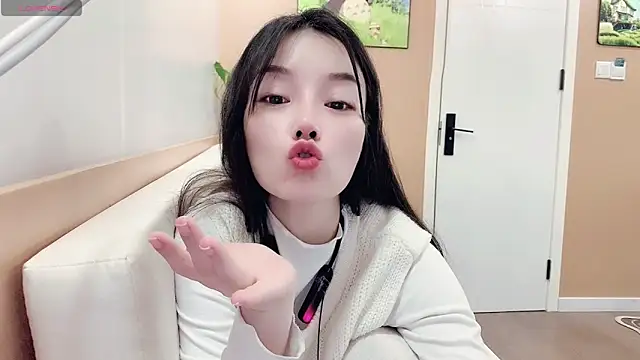 AKiKi711のライブXXXチャット