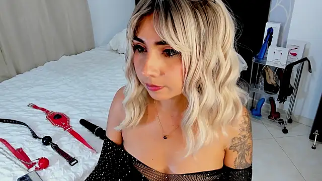 Emilyvalk_: απευθείας συνομιλία ΧΧΧ