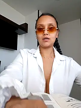 Esmeralda333 Live XXX-chat