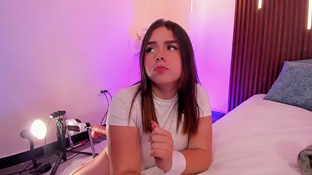 ArianaBaker Adlı Modelin Canlı XXX Sohbeti