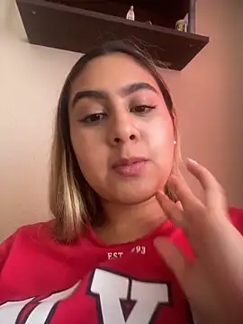 Miabonnett_ Adlı Modelin Canlı XXX Sohbeti