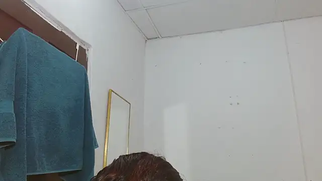 Chat XXX en directo de Thalian