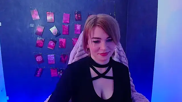 CuttieEmma live XXX chat