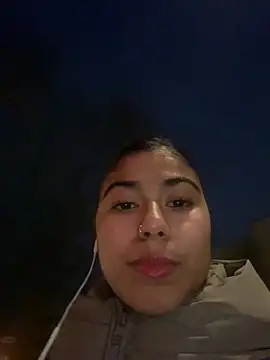 adorablepetite Show in webcam