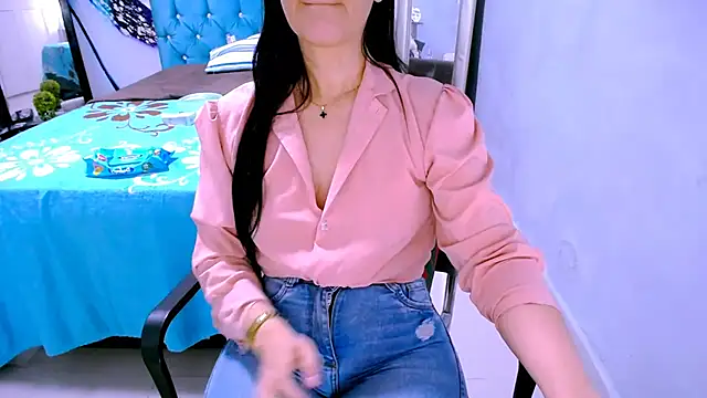 BitterMomXxx live XXX chat