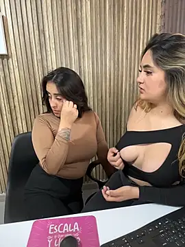 Antonella_Julieta live XXX chat