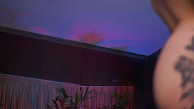 HotBustyBabeX Chat XXX in diretta