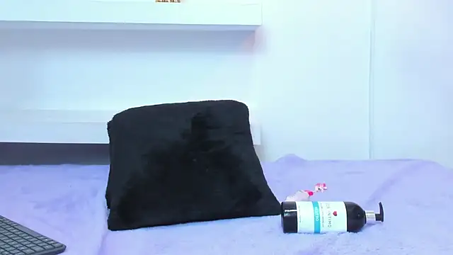 IsabellaMonet 即時 XXX 聊天