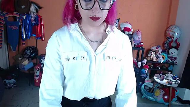 Онлайн чат XXX MissMiia2