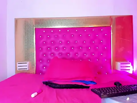 Ciara_HotTsn Webbikameraesitys