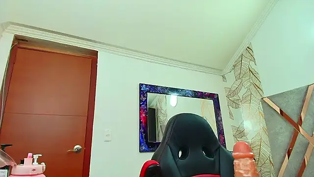 CharlotteSchmidtt's Live XXX Chat