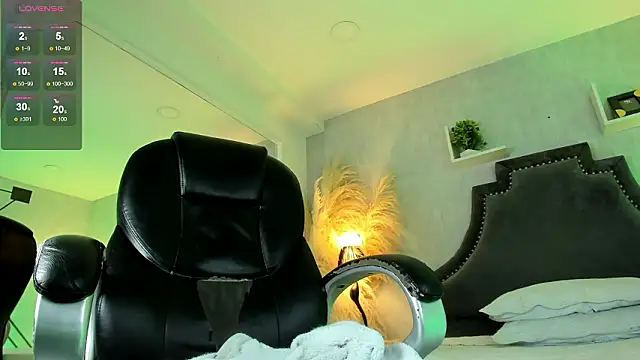 KarelyMitchel live XXX chat