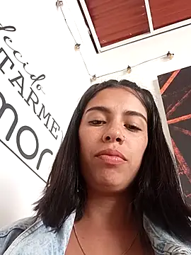 دردشة Nathaly_12 الجنسية المباشرة