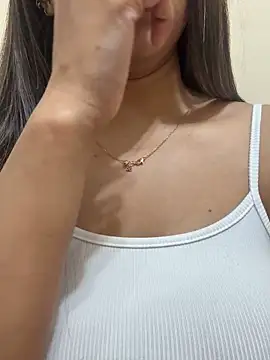 Chatroom XXX en direct de Cute-Sakhi