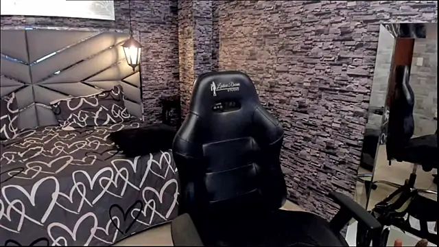 دردشة BellyBigBoobs الجنسية المباشرة