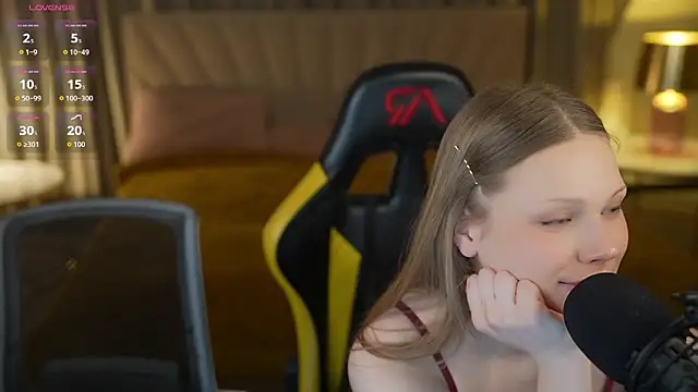 Charlotte_Dreams élő XXX-chatje